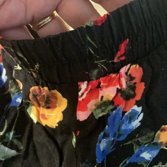 Torrid black floral shorts - Picture 5 of 5